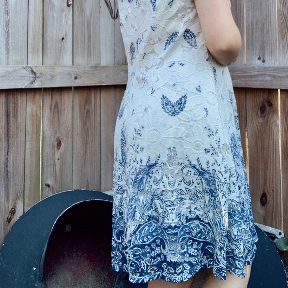 Dress - Picture 4 of 5